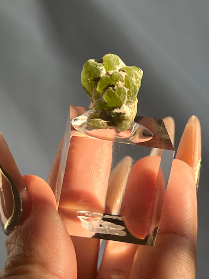 Small Peridot Clusters