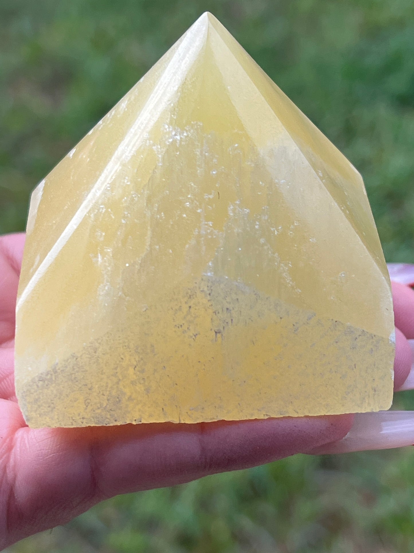 “Limón” Lemon Calcite Pyramids