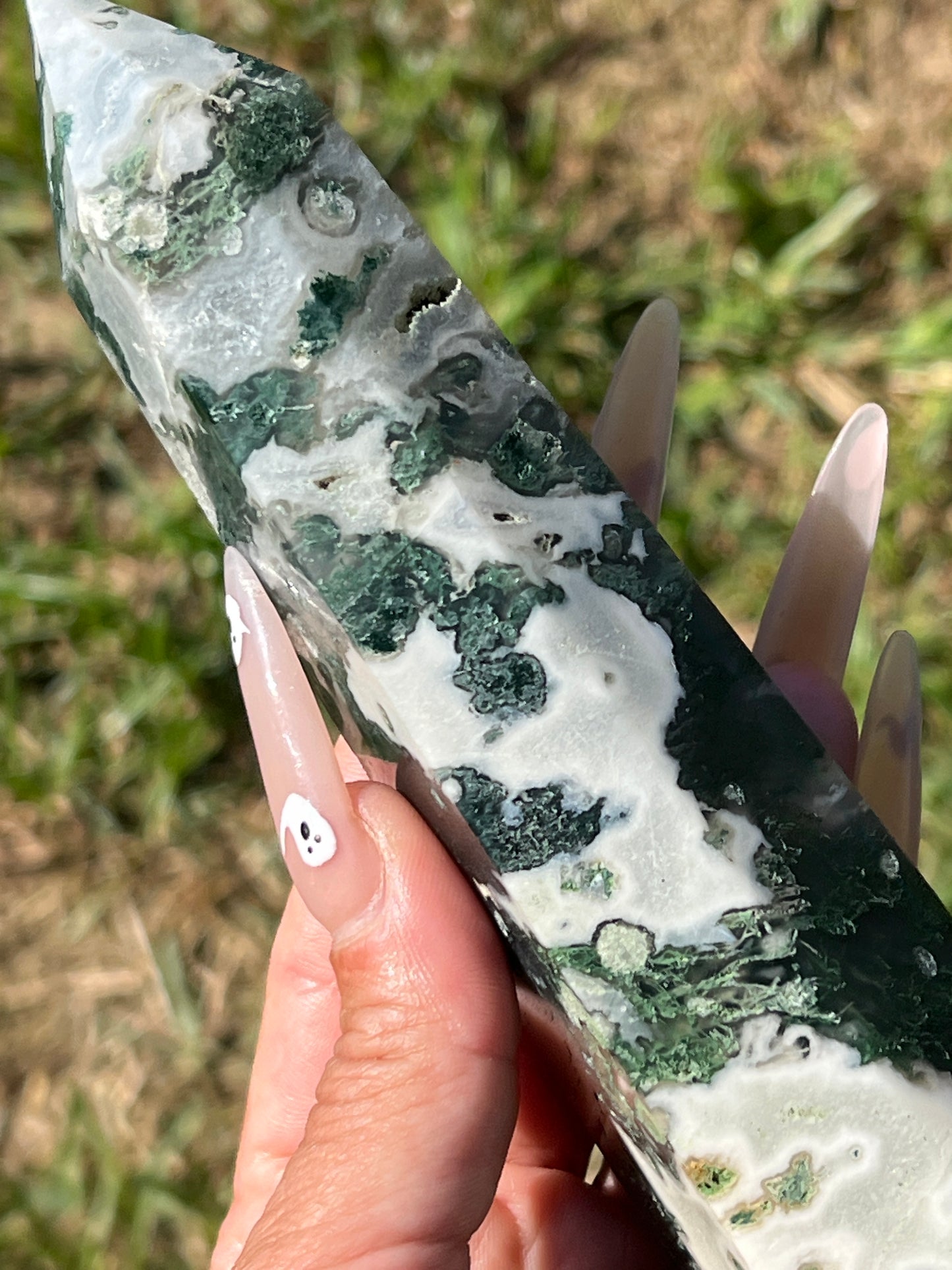 “Frosted Mountaintop” Moss Agate Tower