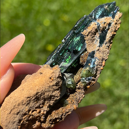 “Kryptonite” Vivianite Clusters